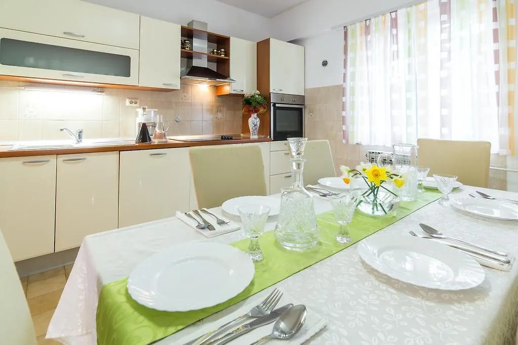 Apartment Carpe Diem Trogir Croatia